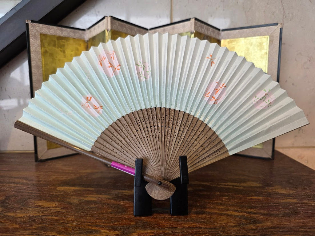 [Left-handed folding fan] Arrival notice