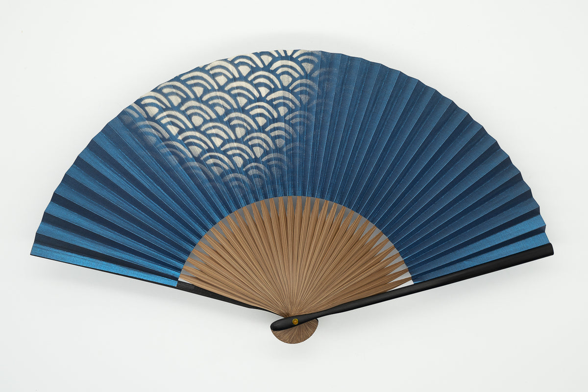 扇 十松屋福井扇舗 金地に青海波と唐草模様 美品 桐箱
